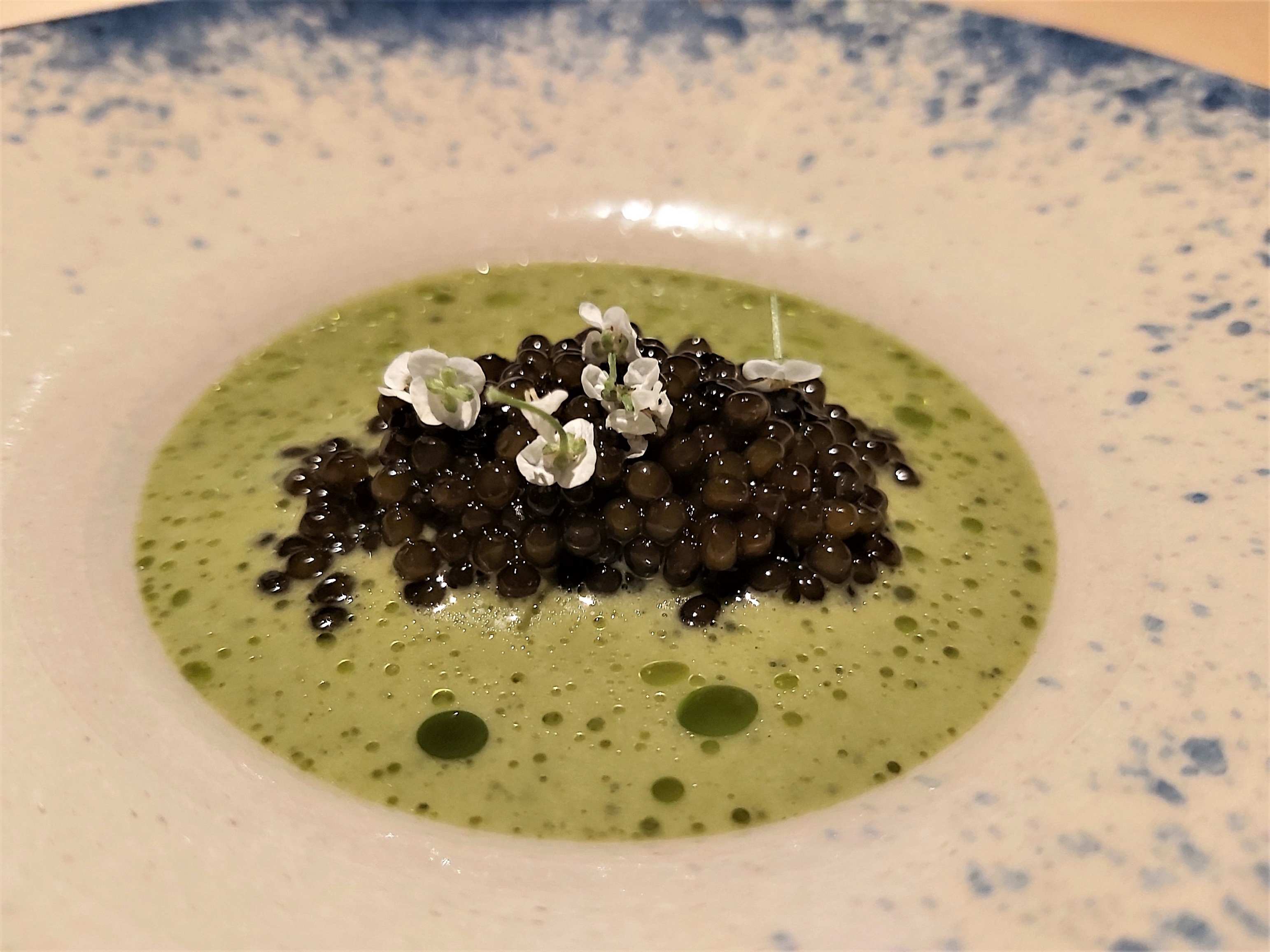 Puchero de algas y caviar Smoked Room