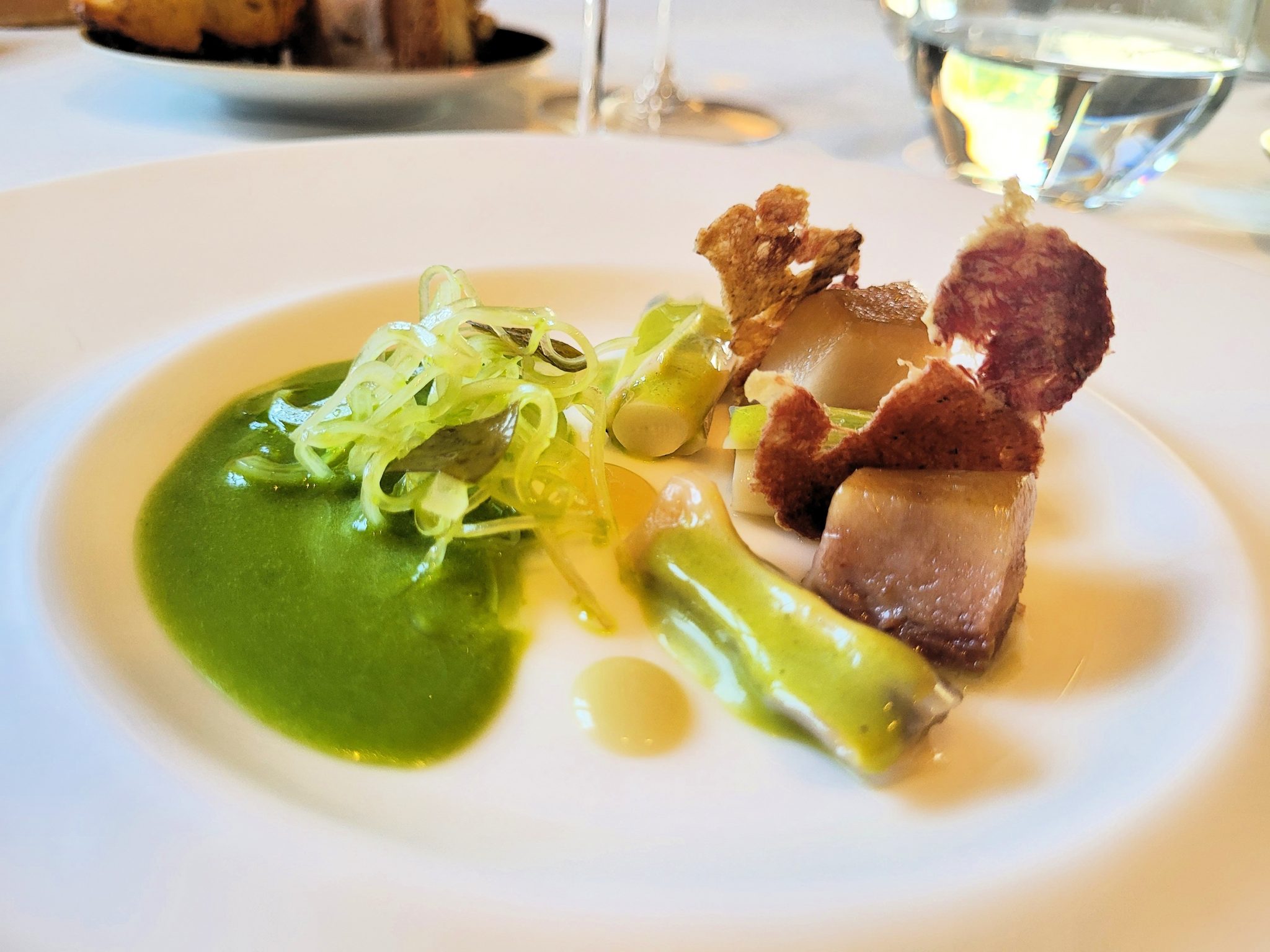 Cerdo, navajas y acelgas Casa Marcial