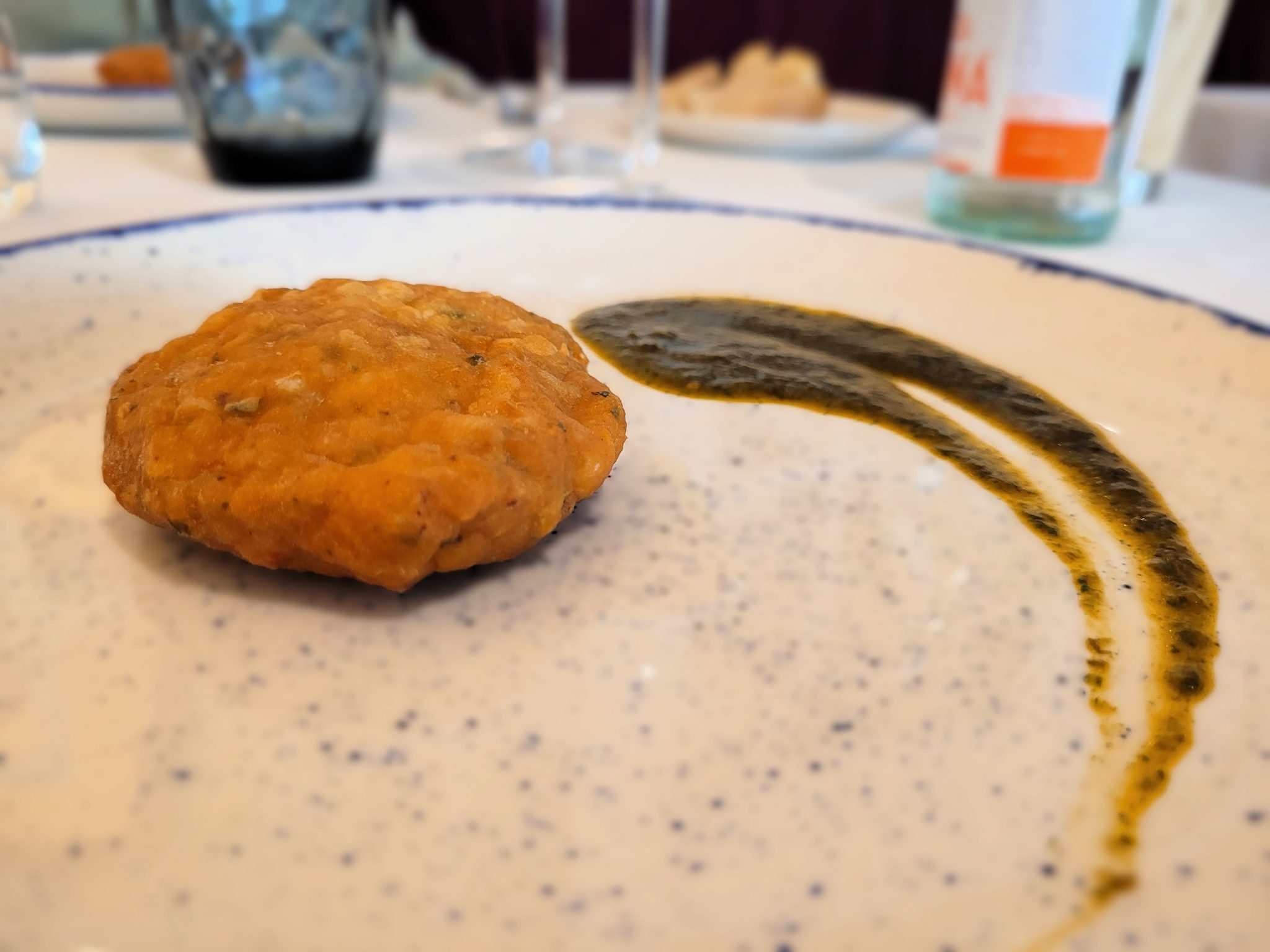 Albóndiga de salpicón de marisco Boccondivino