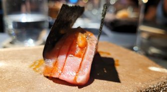 NIgiri de toro y ciruela