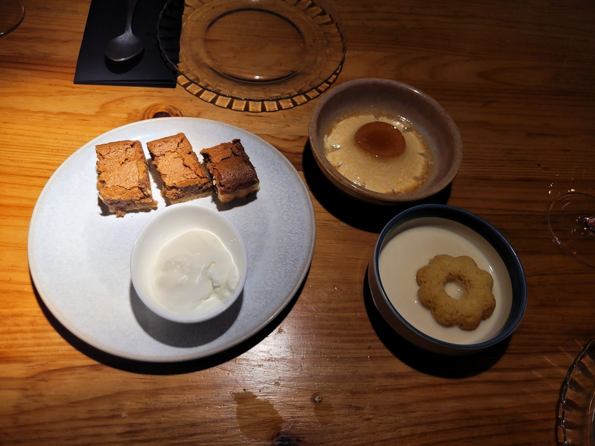 Postres Brutalista